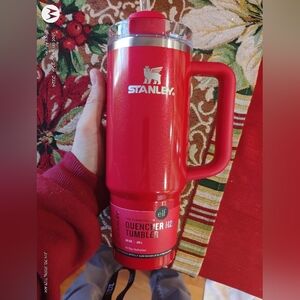 Stanley x ELF Red Delicious 40oz BNWT - In Hand Ships Fast